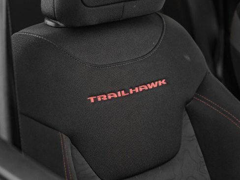 Used 2023 Jeep Renegade Trailhawk image 31