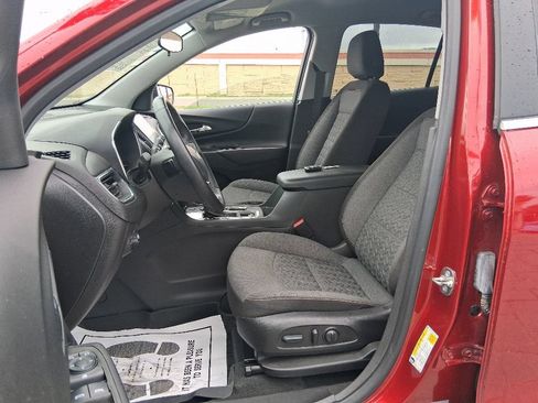 Used 2024 Chevrolet Equinox LT FWD image 16