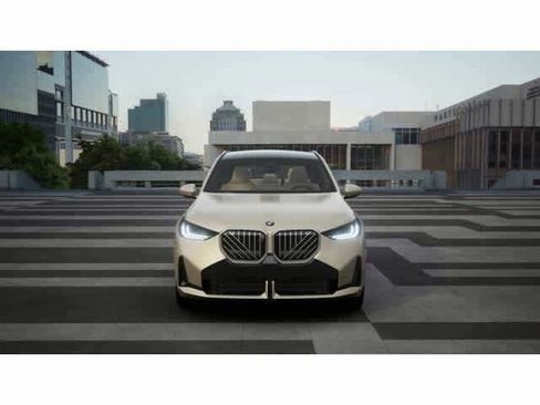 Used 2026 BMW X3 xDrive30i w/ Premium Package AWD/4WD image 3