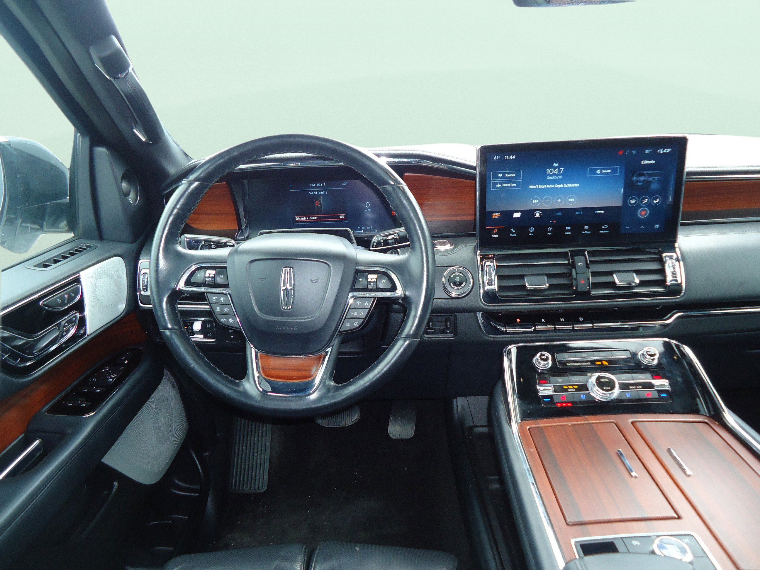 Used 2023 Lincoln Navigator Reserve AWD/4WD image 12