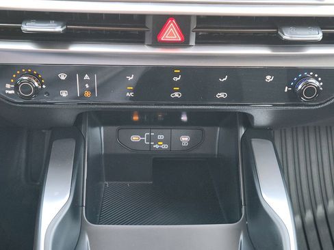 New 2026 Kia Sorento LX FWD image 16