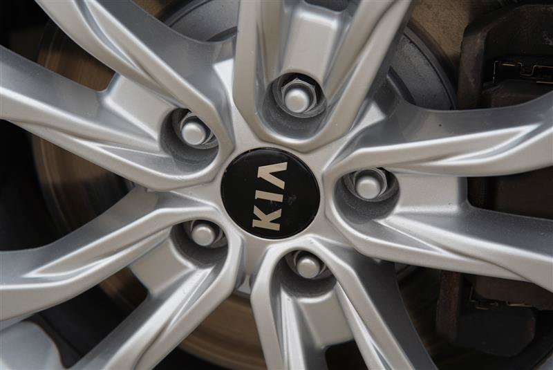 Used 2020 Kia Telluride LX AWD/4WD image 16