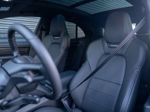 New 2025 Porsche Macan Turbo Electric image 5