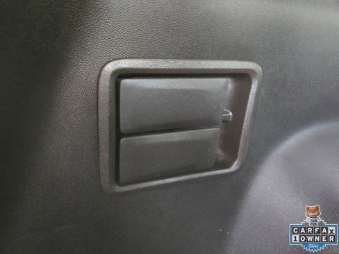 Used 2020 GMC Acadia SLT w/ Driver Alert Package II image 23