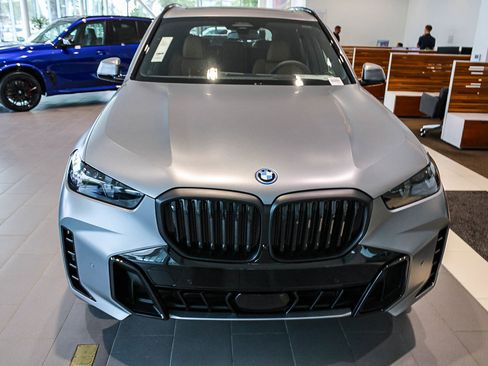 New 2026 BMW X5 xDrive50e AWD/4WD image 2