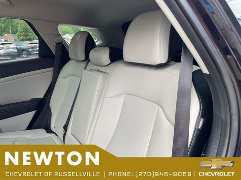 Used 2025 Kia Sportage EX FWD image 40