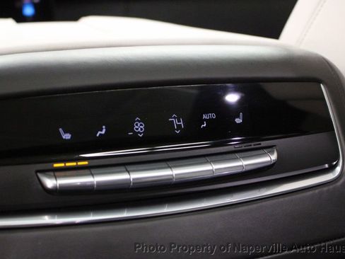 Used 2025 Cadillac Escalade ESV Sport Platinum w/ LPO, ONYX Package image 44