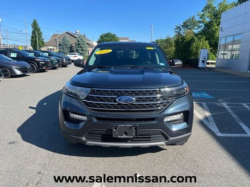 Used 2022 Ford Explorer XLT w/ Equipment Group 202A AWD/4WD image 2