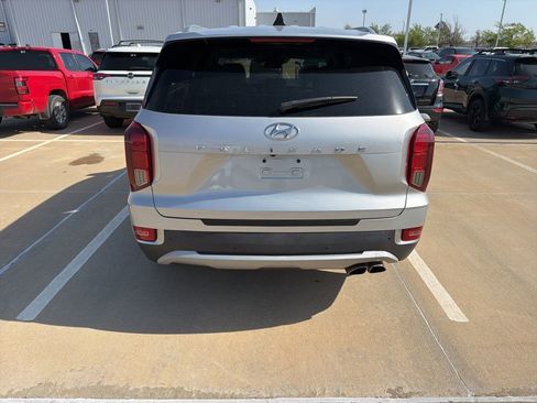 Used 2022 Hyundai Palisade SEL w/ 8P Bench Seat Package image 5