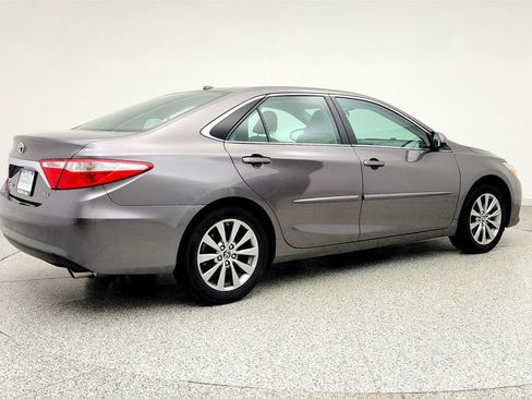 Used 2017 Toyota Camry XLE image 5