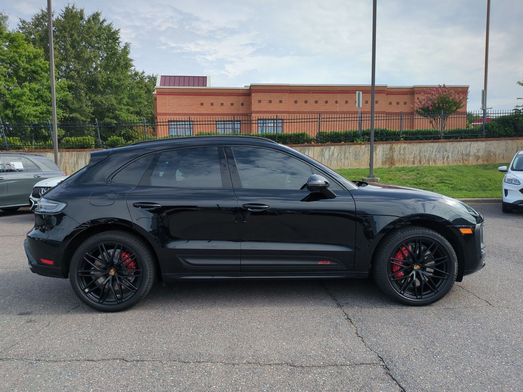 Used 2026 Porsche Macan GTS AWD/4WD image 2