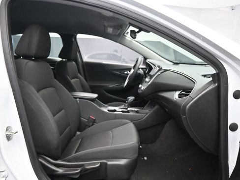 Used 2024 Chevrolet Malibu LT image 35