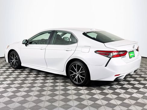 Used 2024 Toyota Camry SE FWD image 6