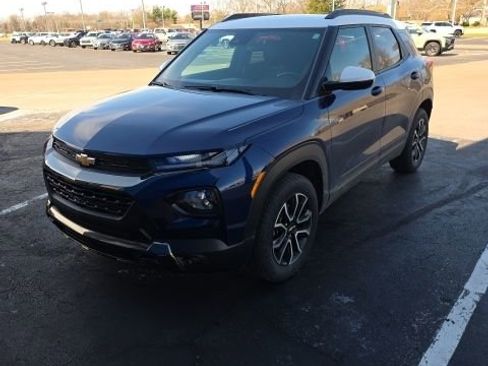 Used 2023 Chevrolet TrailBlazer ACTIV image 2