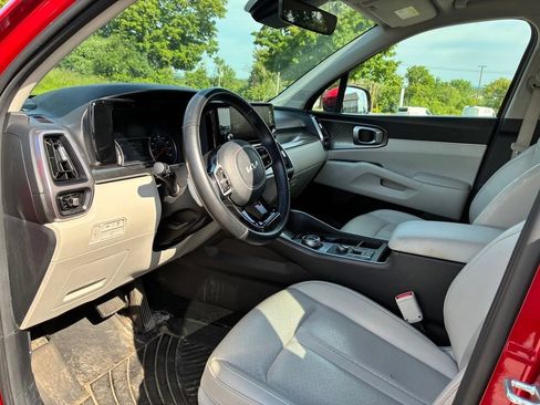 Used 2023 Kia Sorento EX AWD/4WD image 11