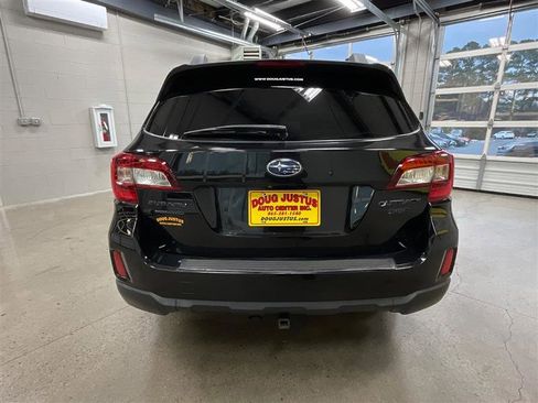 Used 2015 Subaru Outback 3.6R Limited image 4