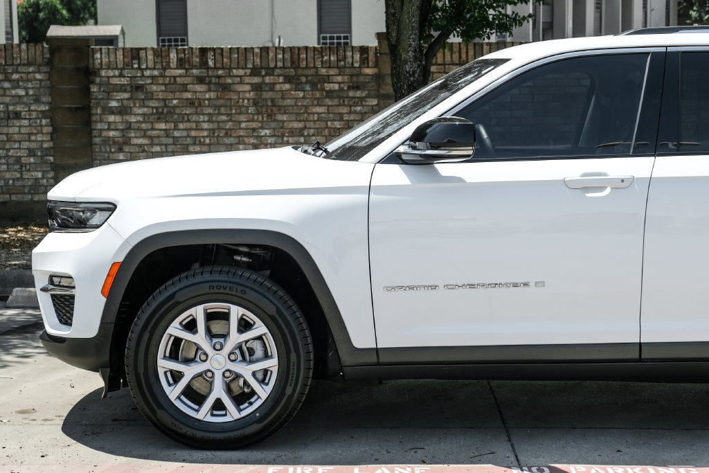 Used 2022 Jeep Grand Cherokee Limited RWD image 21