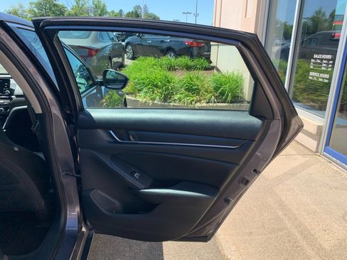 Used 2019 Honda Accord LX image 27