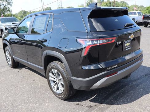 New 2027 Chevrolet Equinox LT w/ Convenience Package II FWD image 3