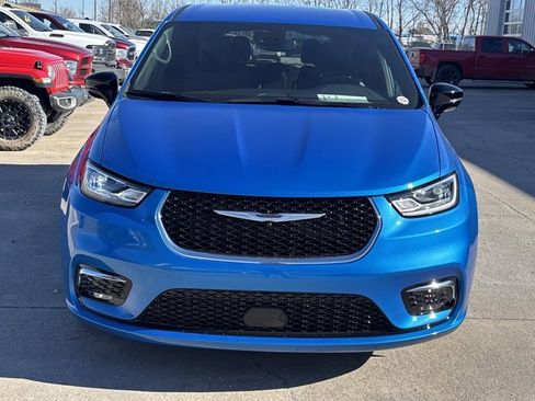 New 2026 Chrysler Pacifica Select image 12