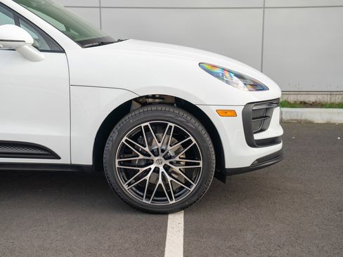 New 2026 Porsche Macan image 9
