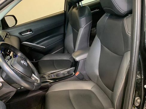Used 2022 Toyota Corolla Cross XLE w/ Convenience Package image 15