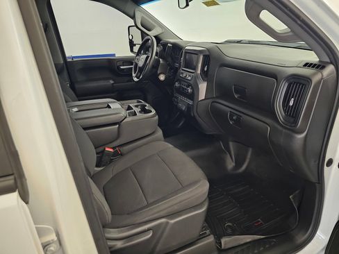 Used 2022 Chevrolet Silverado 2500 Custom w/ Custom Value Package AWD/4WD image 22