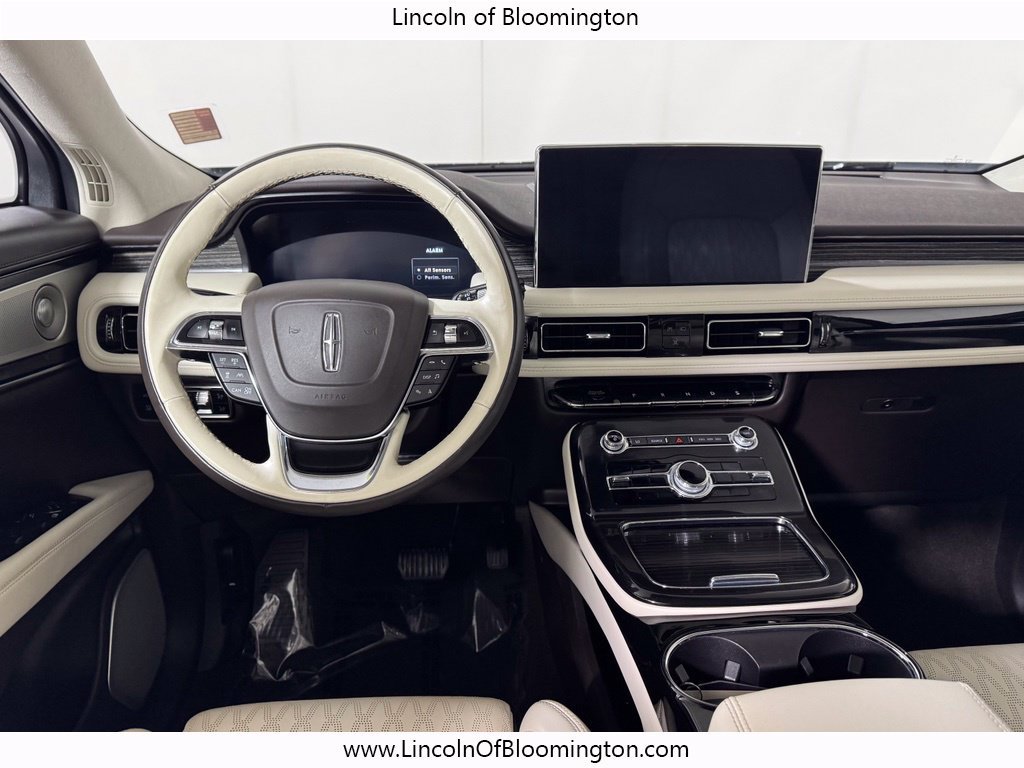 Used 2023 Lincoln Nautilus Black Label AWD/4WD image 18