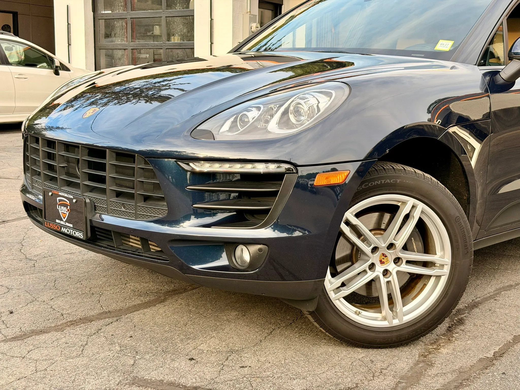 Used 2018 Porsche Macan Sport Edition AWD/4WD image 60