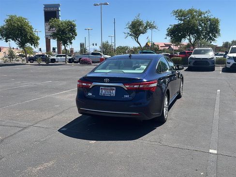 Used 2013 Toyota Avalon Limited w/ Technology Pkg FWD image 10