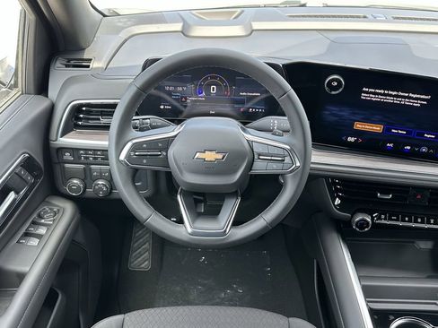 New 2026 Chevrolet Suburban LS image 13