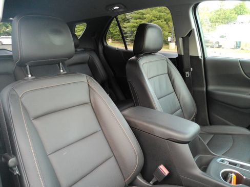Certified 2020 Chevrolet Equinox LT w/ Sport Edition AWD/4WD image 17