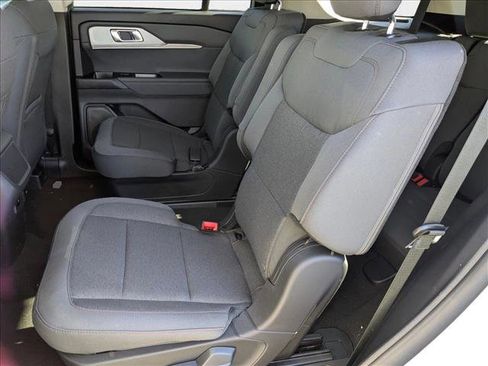 New 2025 Ford Explorer Active image 16