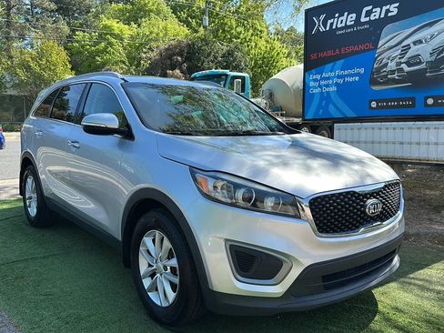 Used 2016 Kia Sorento LX image 1