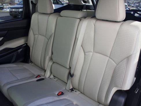 Used 2021 Subaru Ascent Premium w/ Convenience Package image 29