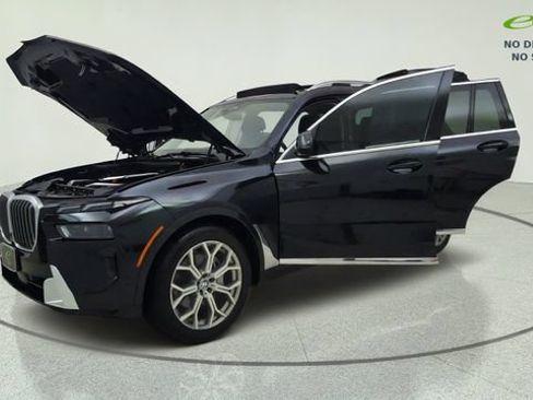 Used 2025 BMW X7 xDrive40i w/ Premium Package AWD/4WD image 10