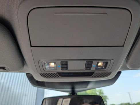 Used 2021 Ford Explorer XLT AWD/4WD image 23