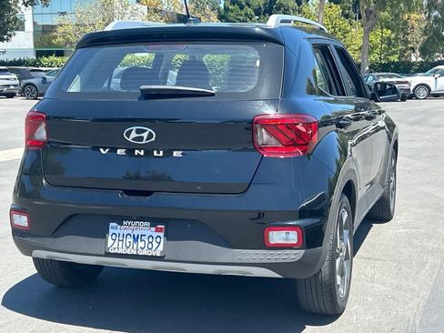 Used 2023 Hyundai Venue SEL w/ Cargo Package FWD image 3