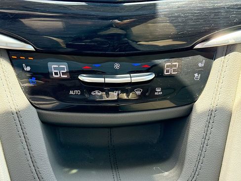 Used 2024 Cadillac XT6 Premium Luxury w/ LPO, Floor Liner Package AWD/4WD image 17
