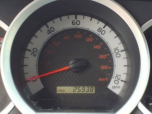 Used 2015 Toyota Tacoma 2WD Access Cab w/ Convenience Package image 25
