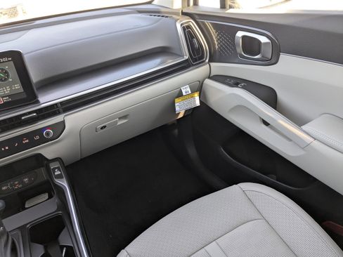 New 2026 Kia Sorento S w/ S Panoramic Sunroof Package FWD image 19