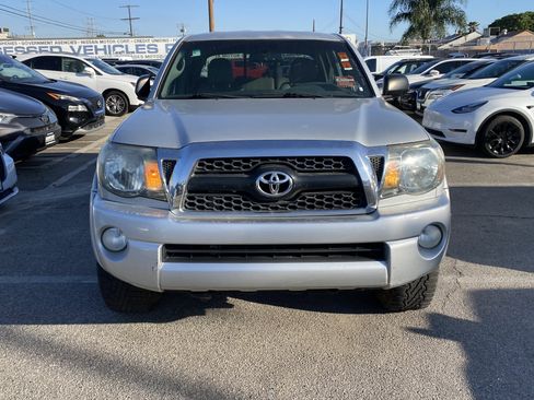 Used 2011 Toyota Tacoma 4x4 Double Cab w/ TRD Off-Road Pkg w/JBL Audio image 3