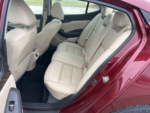 Used 2018 Nissan Maxima Platinum image 18