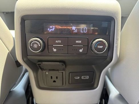 Used 2023 GMC Acadia SLT w/ Preferred Package AWD/4WD image 20