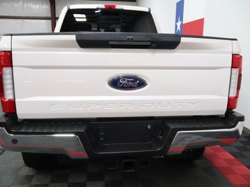 Used 2017 Ford F350 4x4 Crew Cab Super Duty image 13