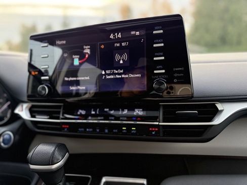 Used 2021 Toyota Sienna XLE image 20