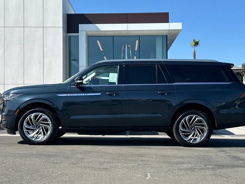 New 2026 Lincoln Navigator L Reserve AWD/4WD image 6