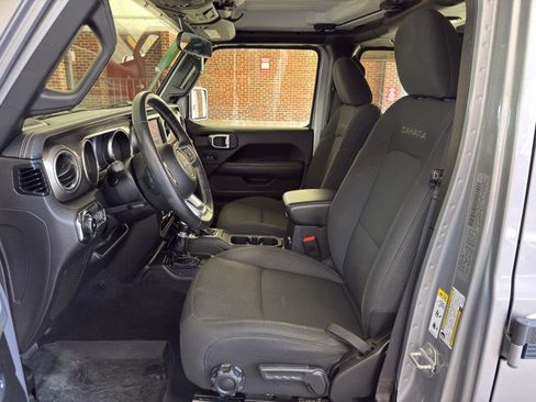 Used 2019 Jeep Wrangler Unlimited Sahara w/ Cold Weather Group image 21