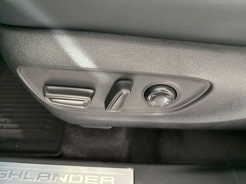 New 2026 Toyota Highlander Limited image 22