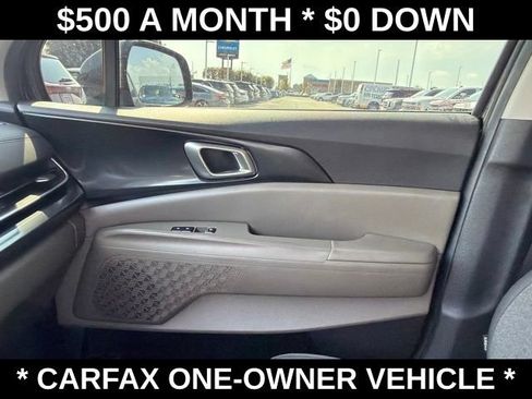 Used 2025 Kia Carnival LX FWD image 29